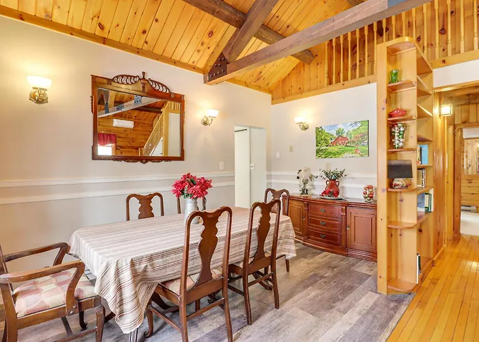 Hike + Ski: Log Cabin In East Stroudsburg!